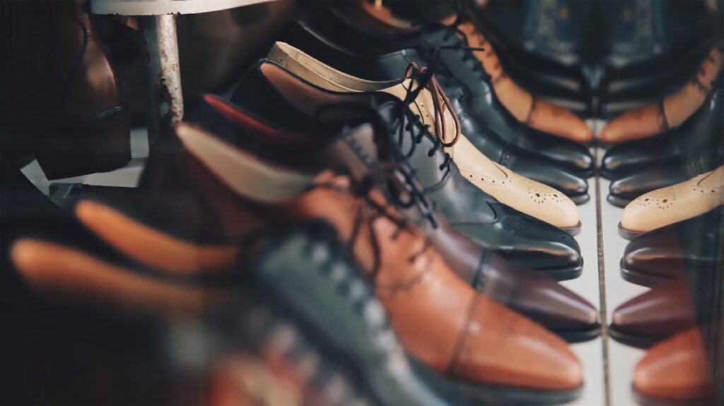 footwear, leather, shoes-1838767.jpg
