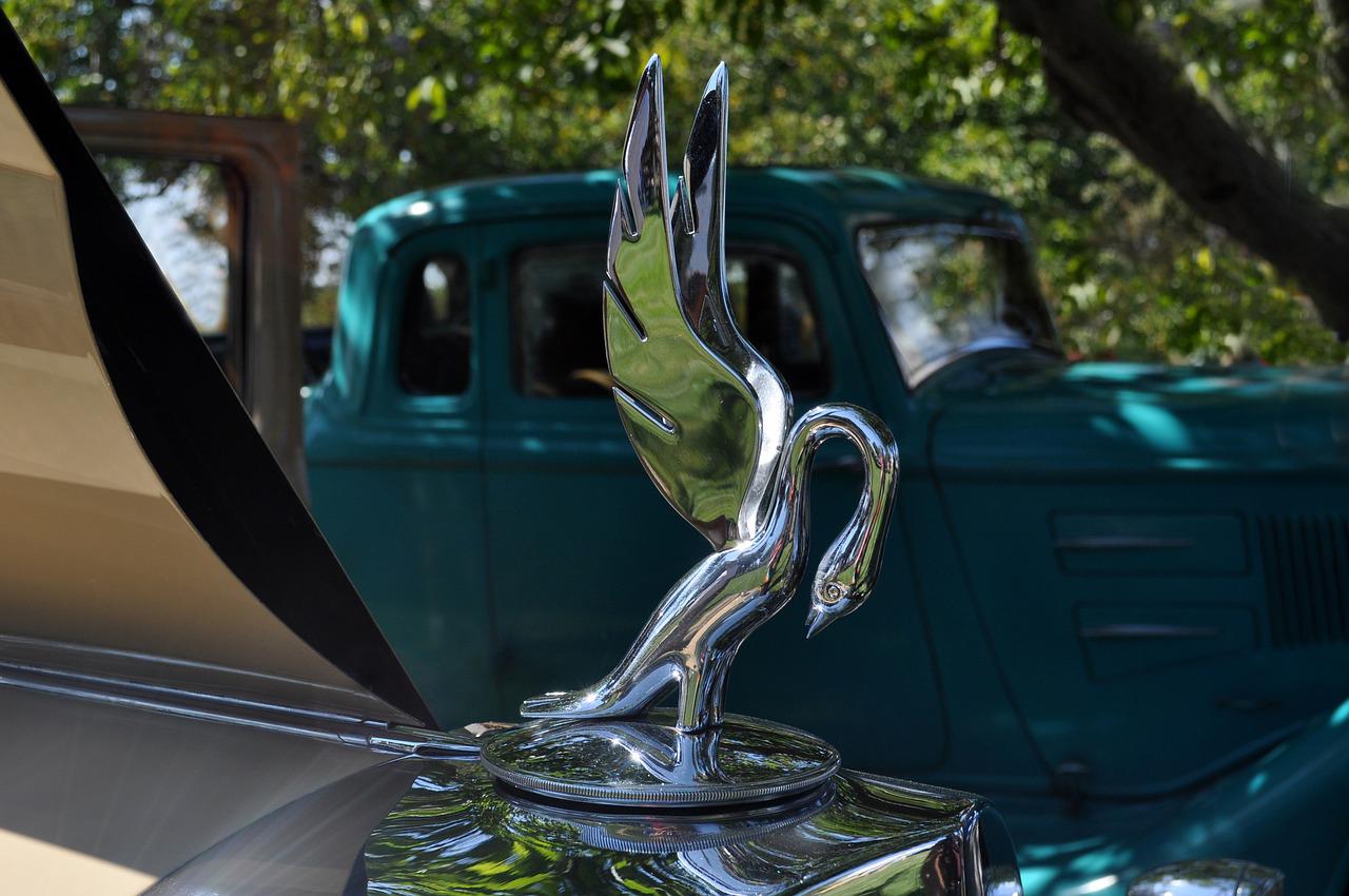 automobile hood ornament, vintage car hood ornament, hood ornament-3724619.jpg