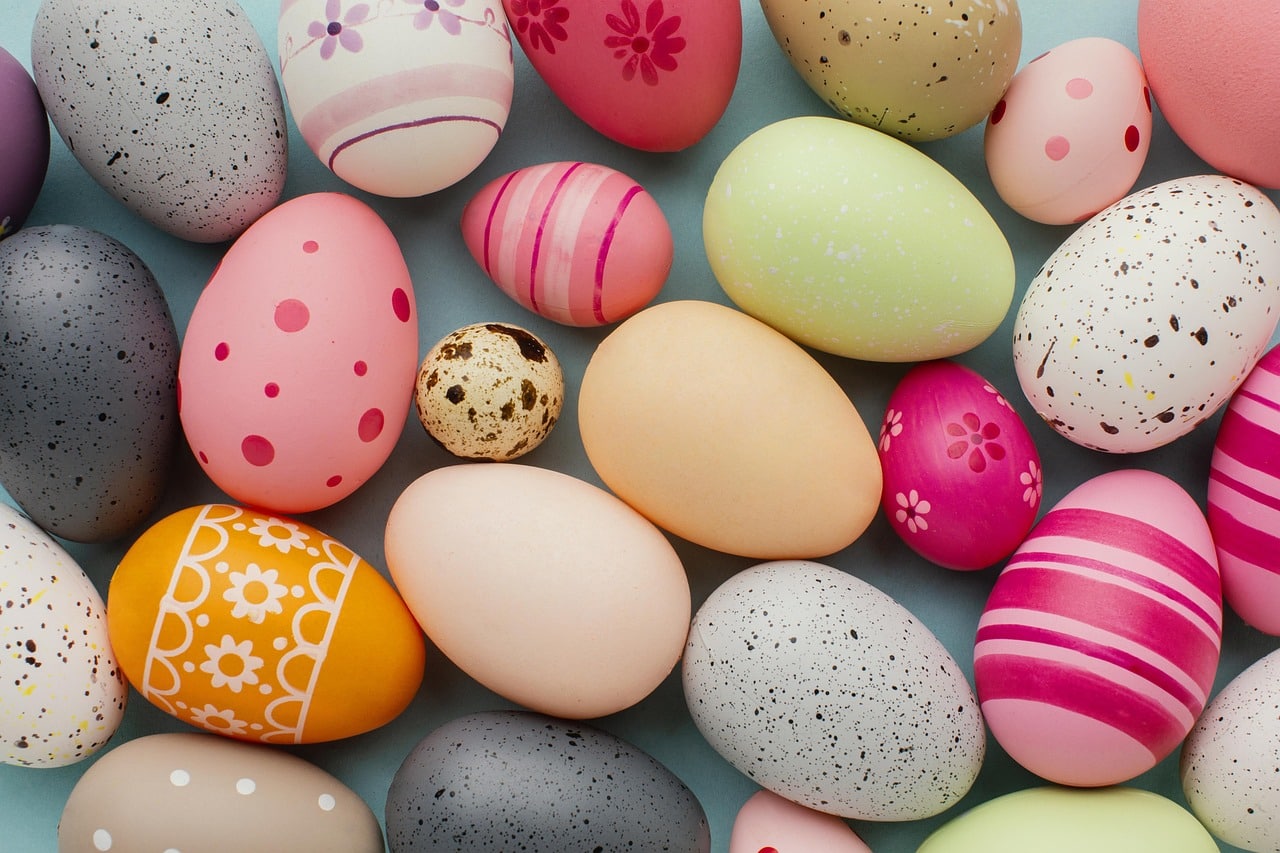 easter eggs, eggs, background-6136257.jpg